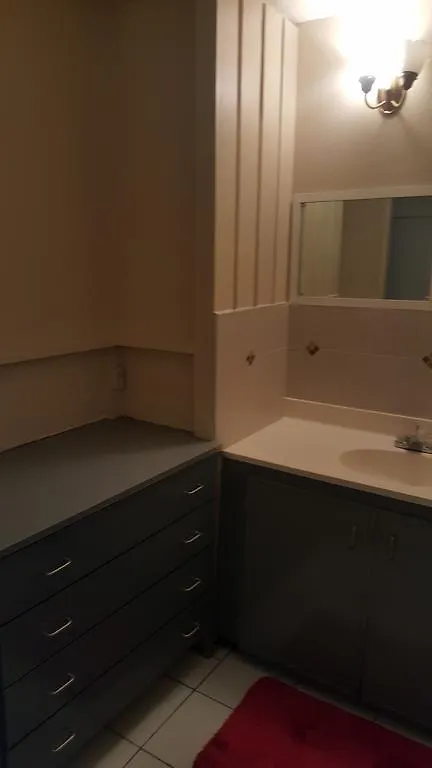 Comfortable Suite 1 Kingston Πανσιόν